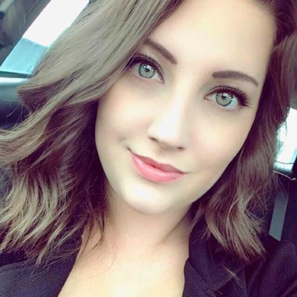 Meet your Posher, Alexis